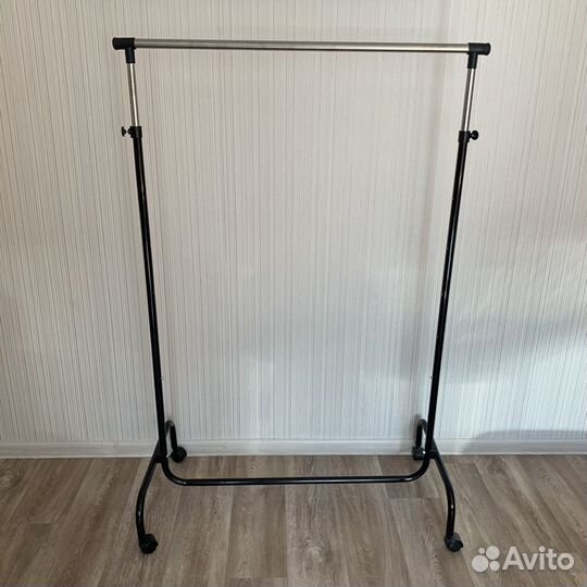 Вешалка для одежды напольная