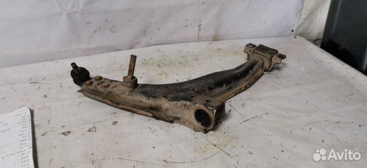 Рычаг подвески передний правый Дэу Нексия седан 1