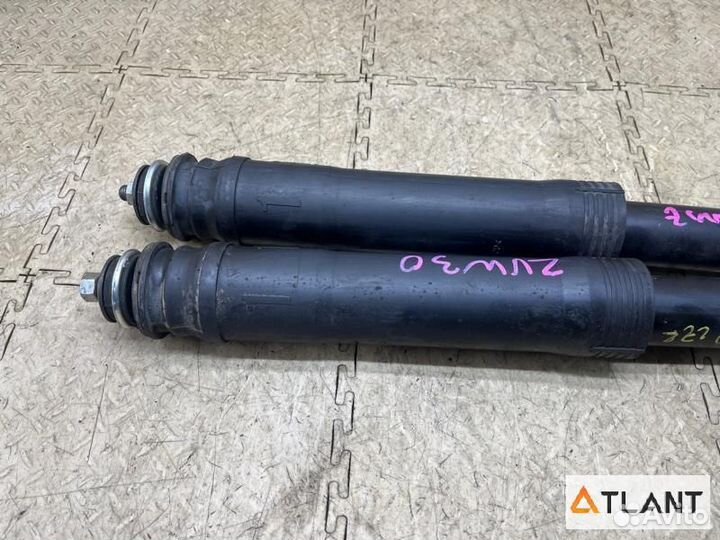 Амортизатор задний toyota prius