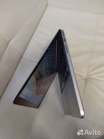 MacBook Pro 13 2015 core I5 2.7/8gb