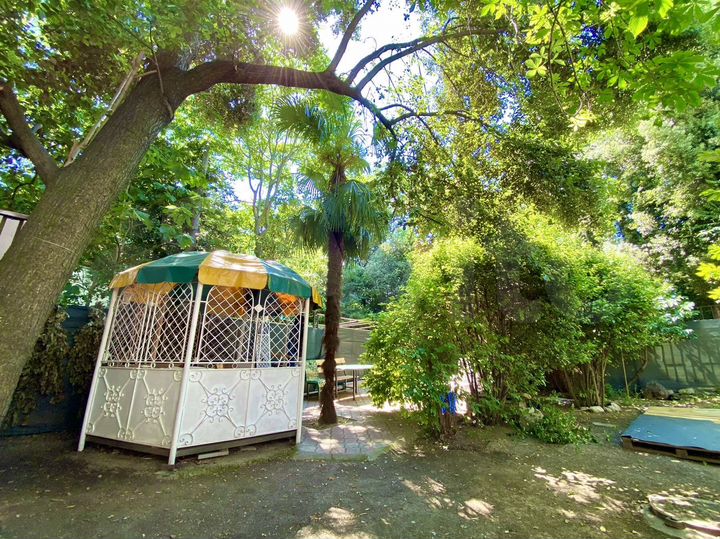 2-к. квартира, 76 м², 2/2 эт.