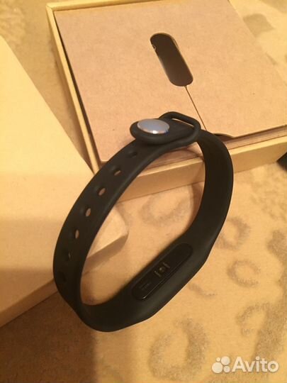 Продам фитнес трекер Mi Xiaomi