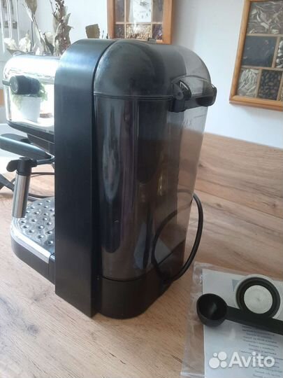 Кофемашина с капучинатором DeLong EC270