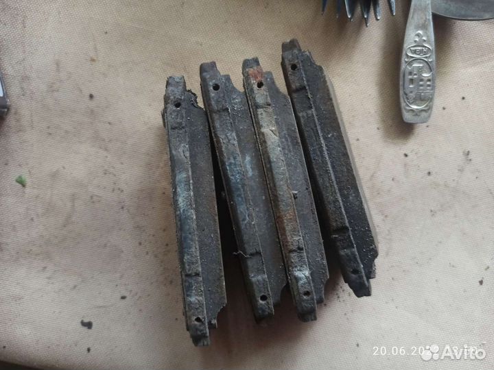 Тормозные колодки и диски передние