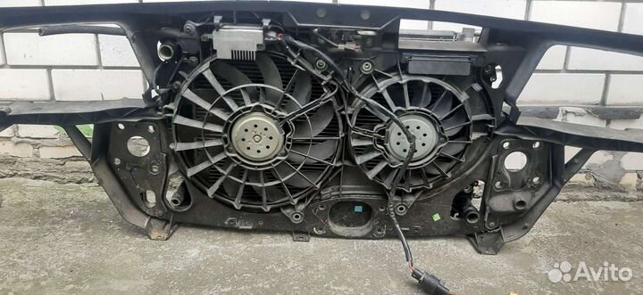 Продам рамку радиатора (Телевизор) на Ауди А6 С5