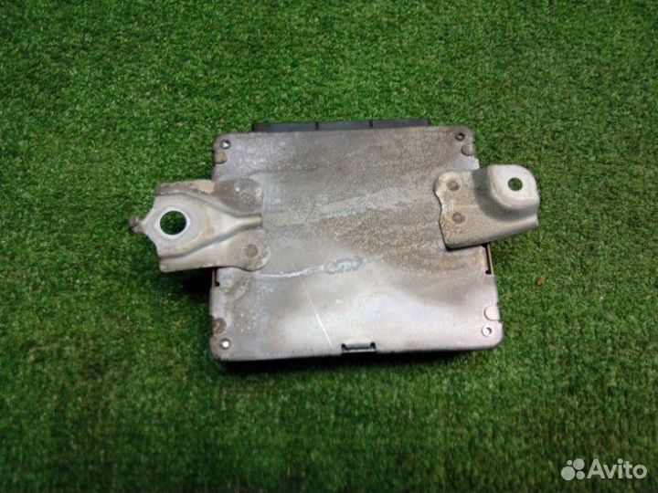 Блок управления подвеской Toyota Land Cruiser