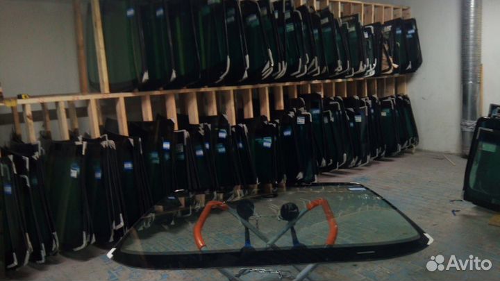 Лобовое стекло на Форд Фокус