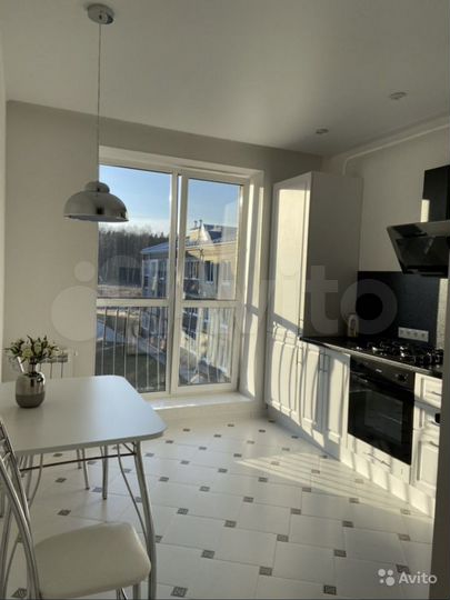 2-к. квартира, 65 м², 3/3 эт.