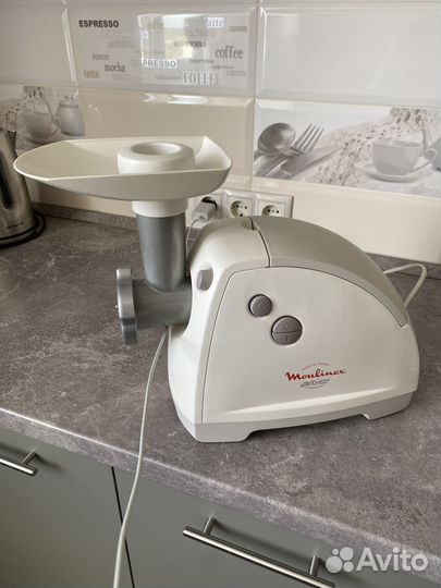 Мясорубка электрическая moulinex