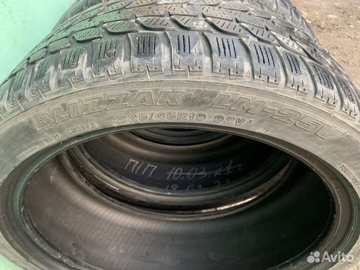 Bridgestone Blizzak LM-25 225/45 R19