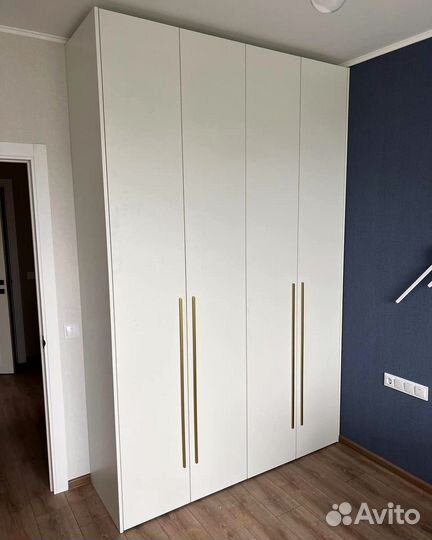 Распашной шкаф