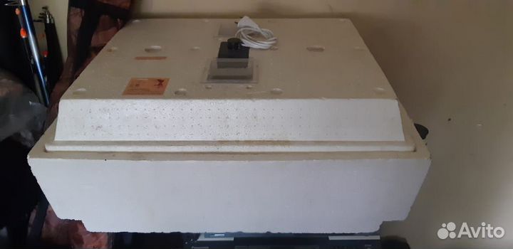 Инкубатор Золушка 70 яиц