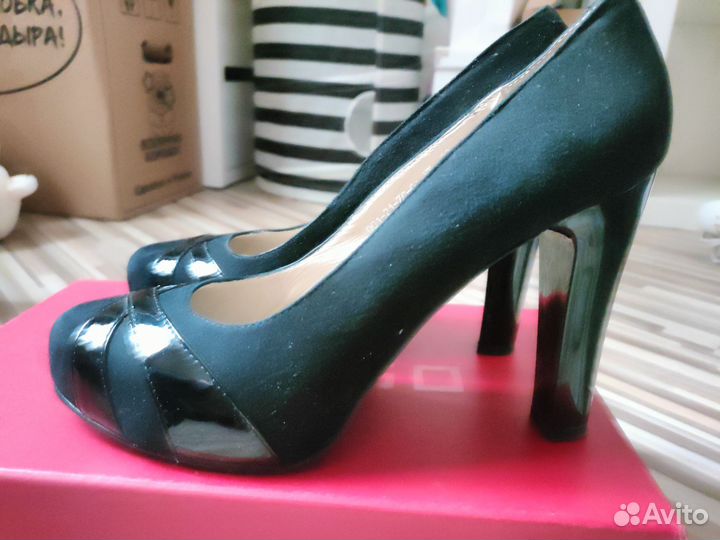 Чёрные замшевые туфли Calipso