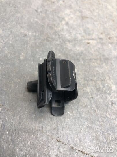 Кронштейн датчика Audi