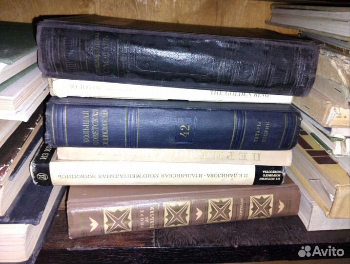 Книги разные, в основном по искусству