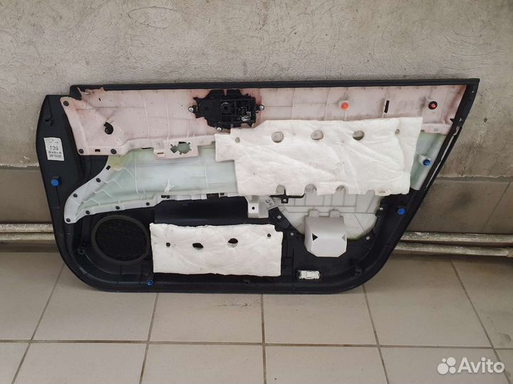 Обшивка двери передняя левая Nissan Teana J32