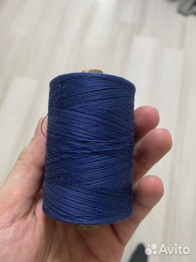 Нитки синие армированные швейные