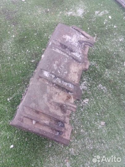 Кронштейн впускного коллектора Renault Laguna 1999