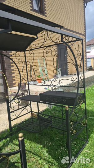 Мангал с крышей