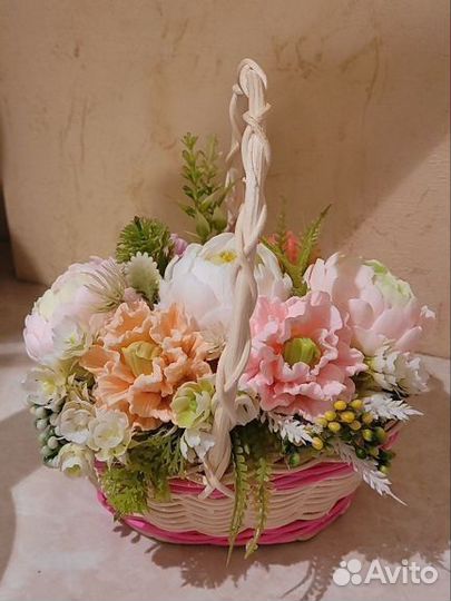 Букет цветов к 1сентября в корзиночке