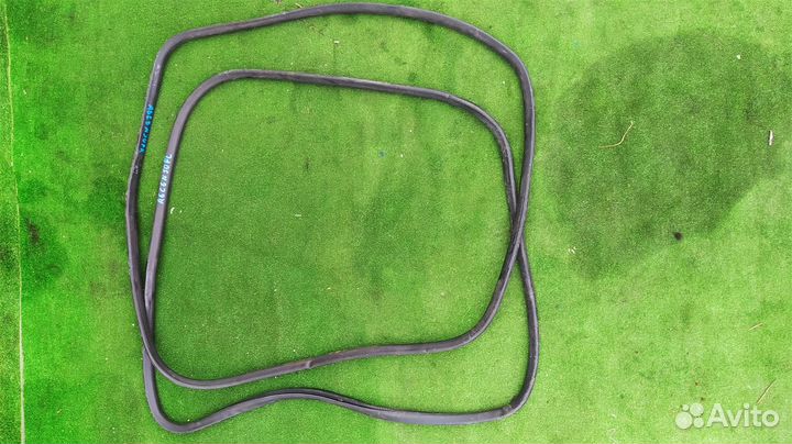 Уплотнители дверей пара передние Audi A6 sline