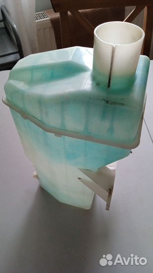 Бачок омывателя на Хундай гранд старекс 2011