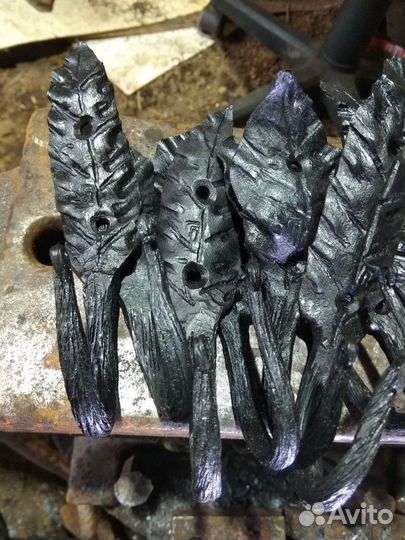 Крючки кованые
