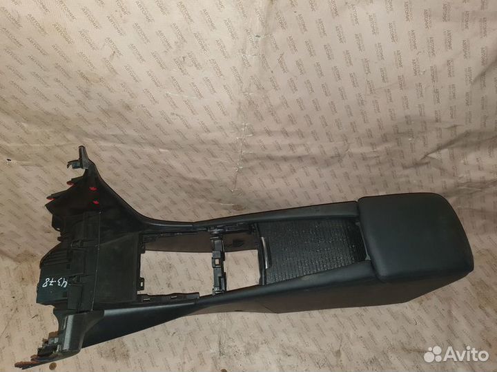 Подлокотник Mazda 3 BM мазда