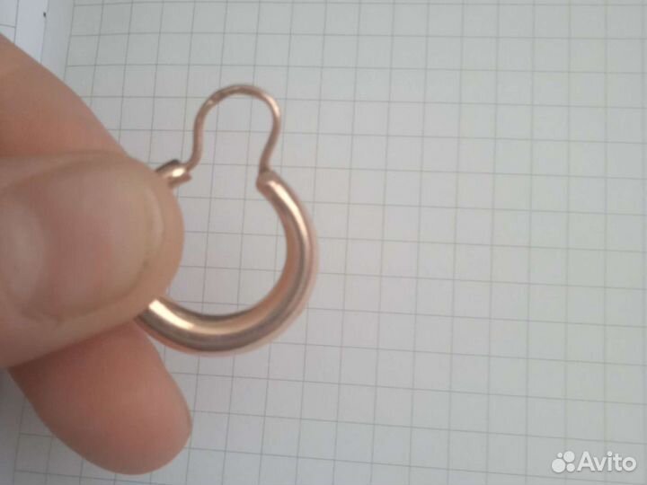 Золотые серьги 