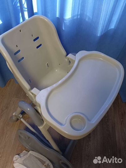 Стул для кормления малышей