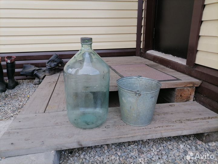 Продам бутыль стеклянный. 20 литров