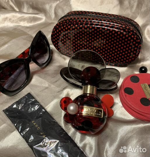 Очки и парфюм Dot Marc Jacobs