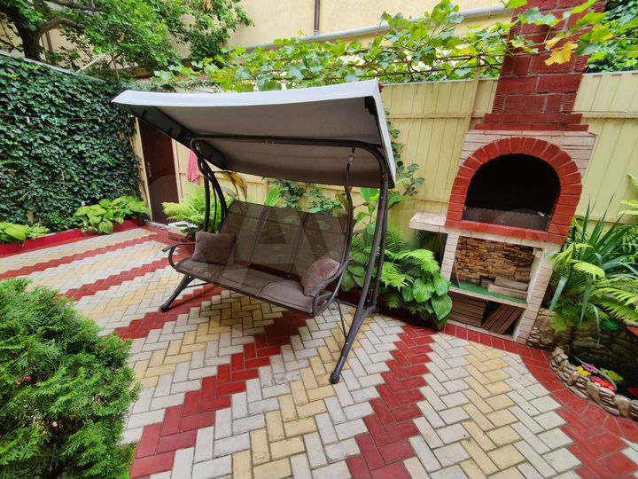 Комната 45 м² в 2-к., 1/2 эт.