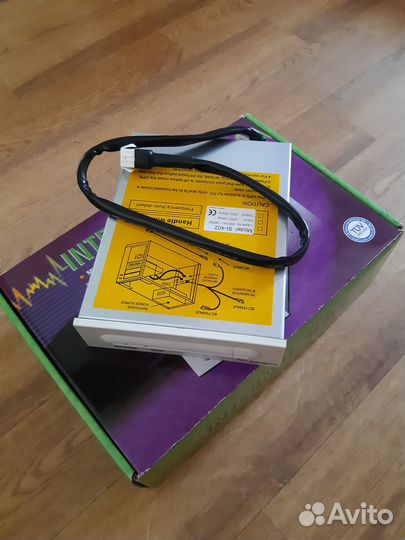 Внутренний UPS Si-402 в слот 5,25 компьютера