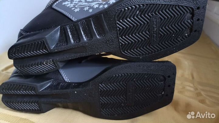 Лыжные ботинки, р-р 35