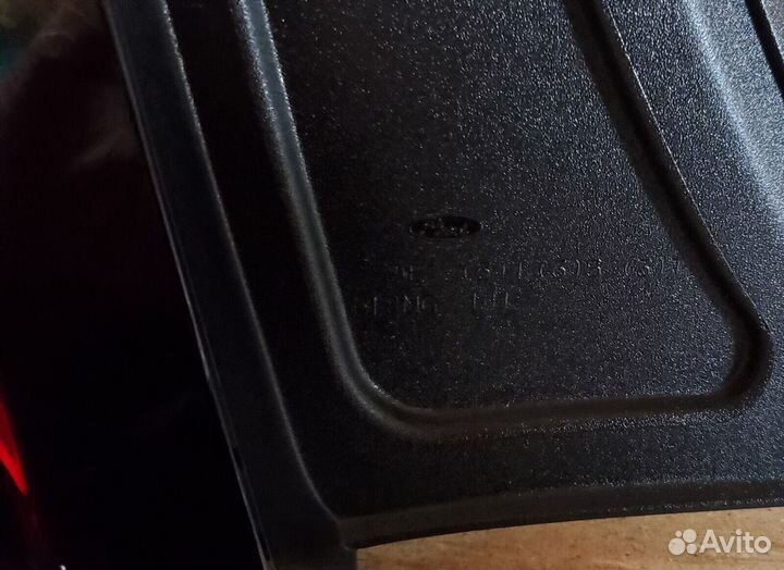 Левый стоп Ford Mustang JR3B13B505A