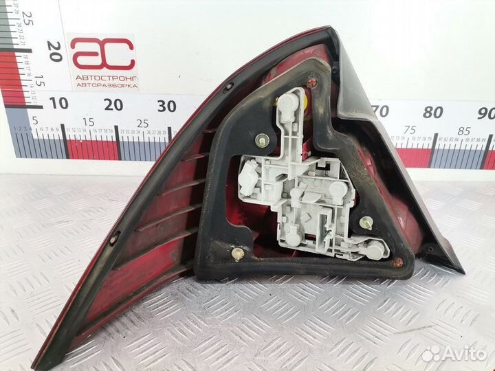 Фонарь задний для Ford Mondeo 3 1371849