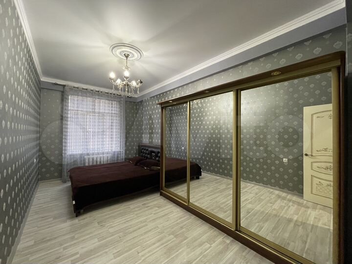 2-к. квартира, 80 м², 6/10 эт.