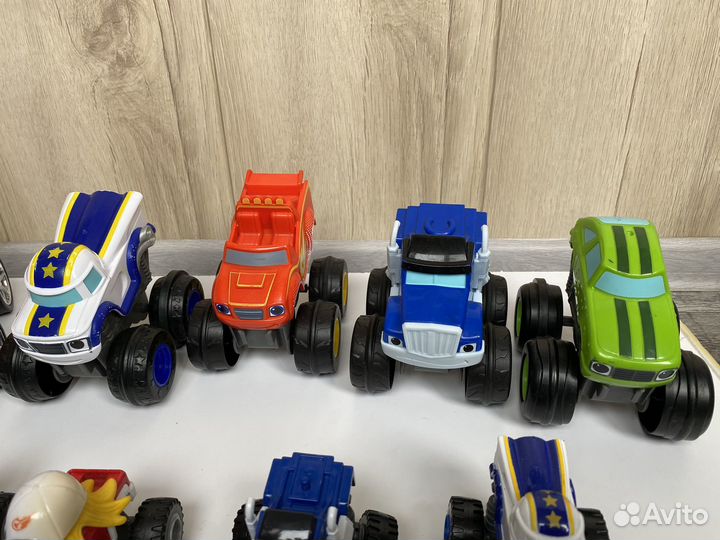 Вспыш и чудо машинки игрушки