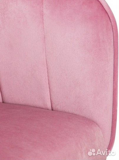 Розовая мебель