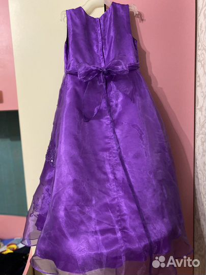 Платья праздничные