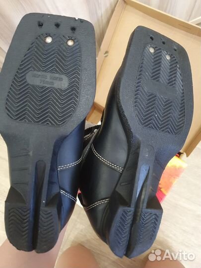 Лыжи 160см с ботинками р 33