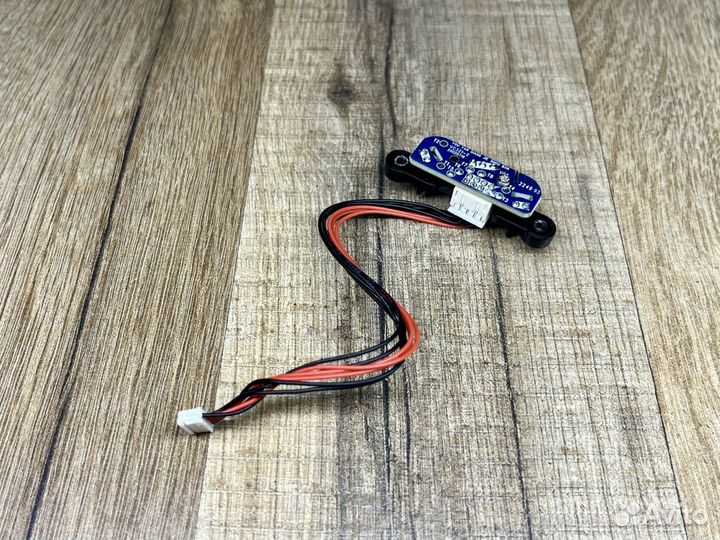 Датчик расстояния правый (R) Accesstyle VR30R01DW