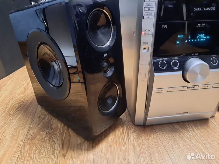 Музыкальный центр