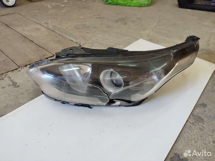 Фара левая Kia Ceed 3 на запчасти