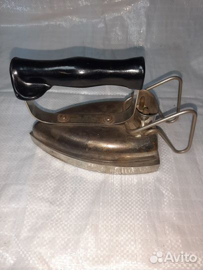 Утюг старинный