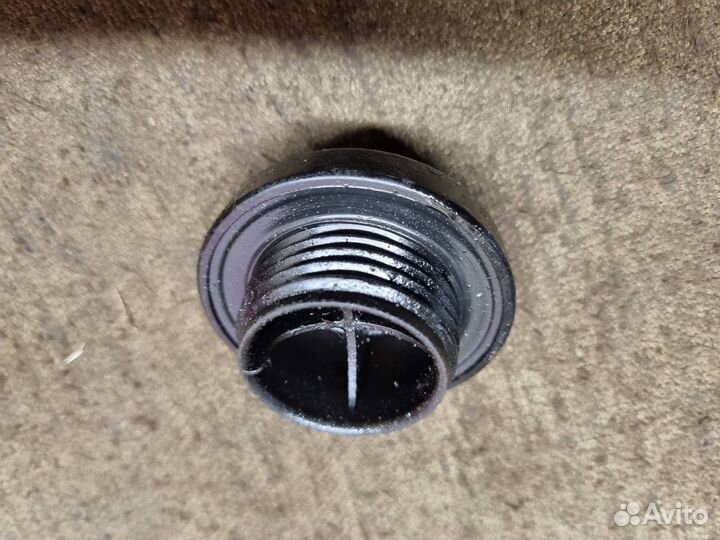 Крышка заливной горловины Toyota, Lexus