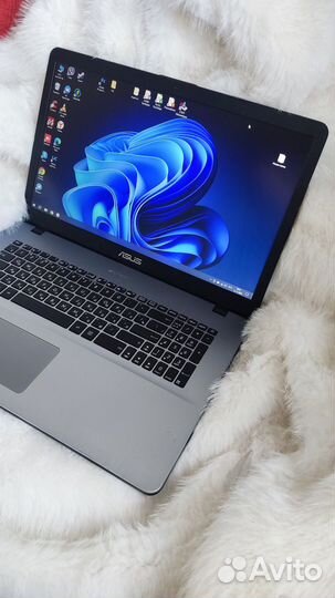 Ноутбук Asus X705M