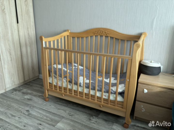 Детская кроватка