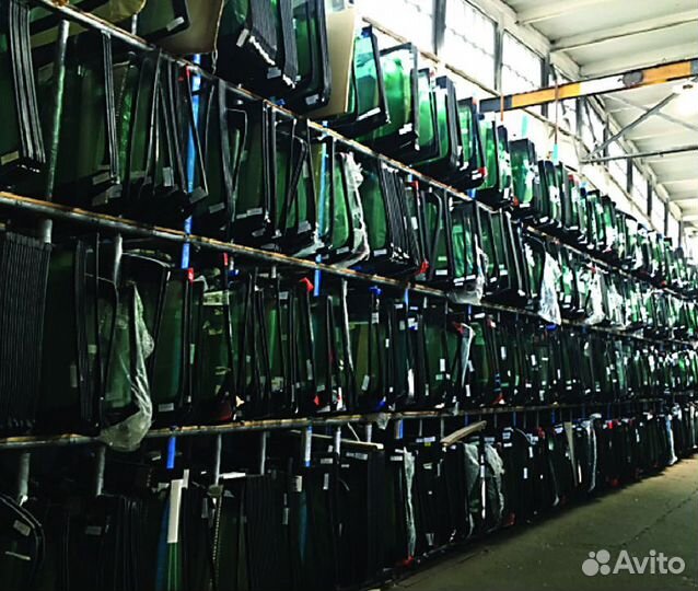 Стекло боковое опускное для Renault левый руль